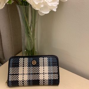 Tory Burch Robinson Zip Wallet